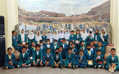 Read more about the article Gelar Wisata Sejarah, Siswa siswi SDN 10 Pangkalpinang diajak Keliling Museum Timah Indonesia